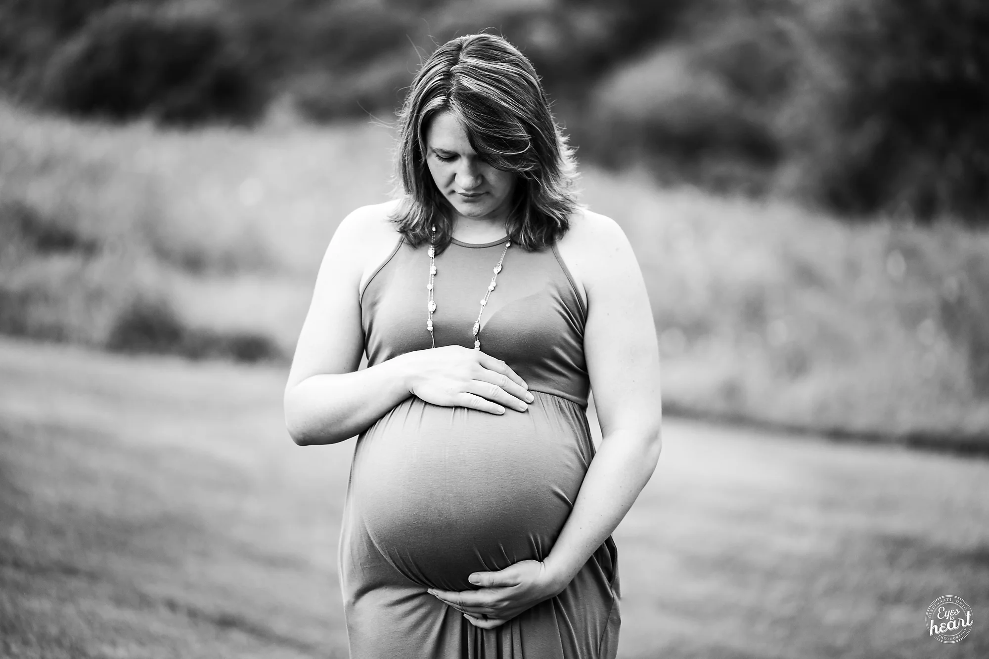 Cincinnati-Maternity-Photographers-8.jpg