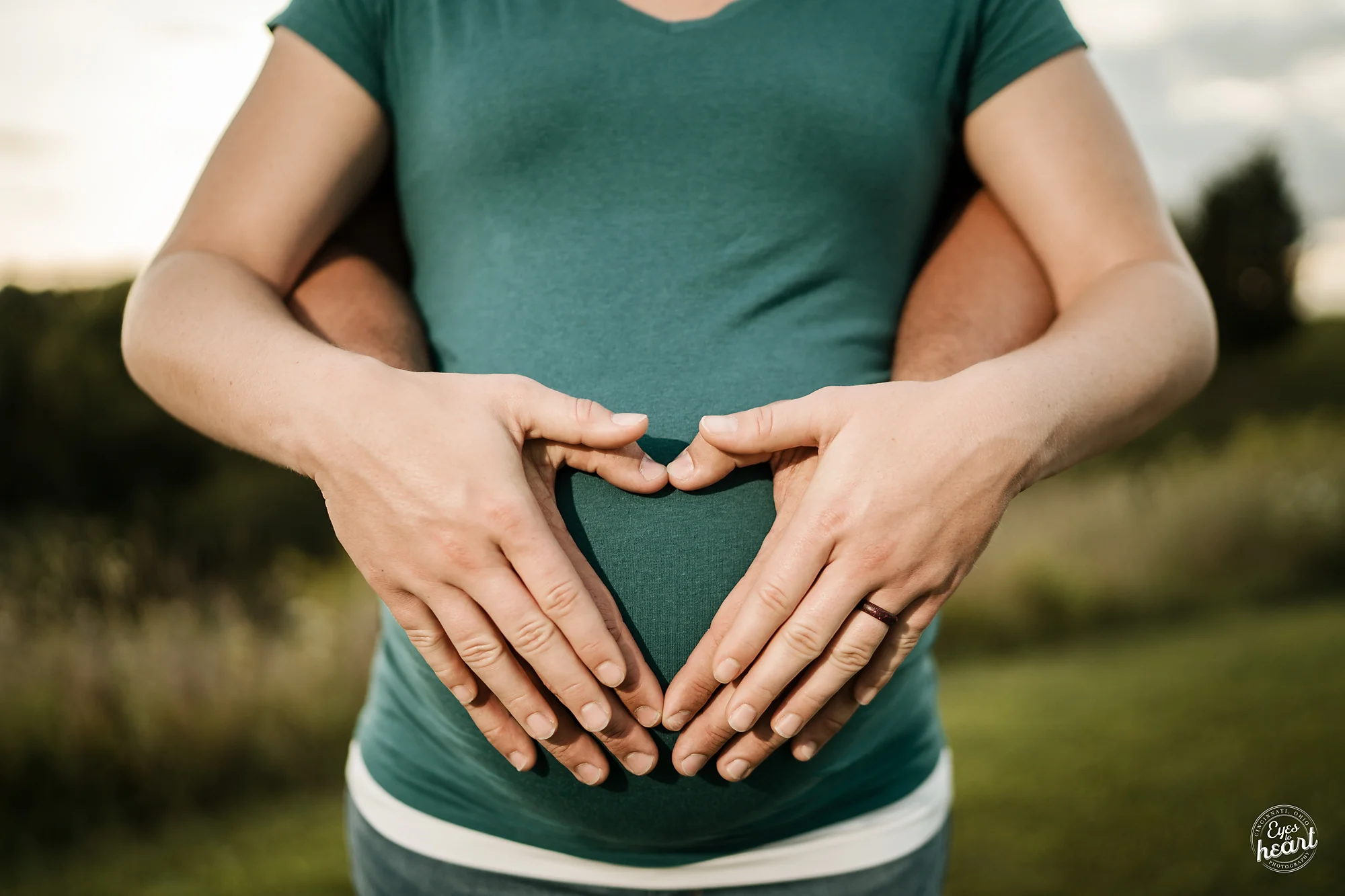 Cincinnati-Maternity-Photographers-7.jpg