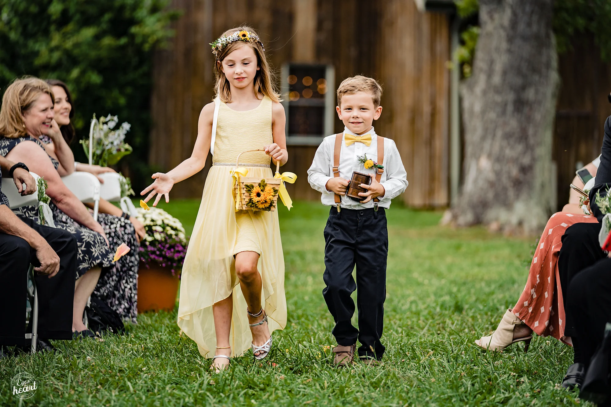 Cincinnati-Wedding-Photographers-Hughes-Center-Barn-30.jpg