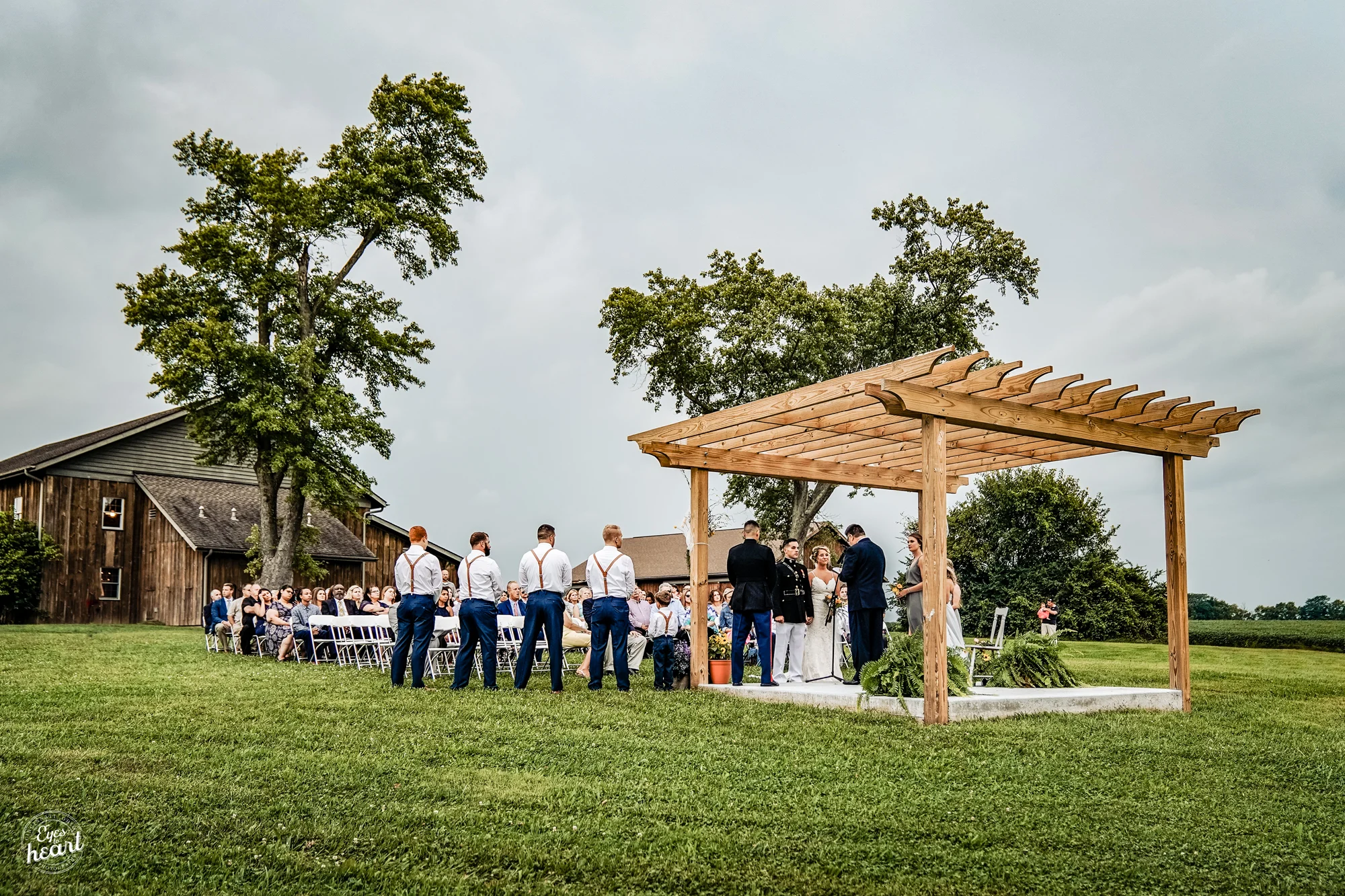 Cincinnati-Wedding-Photographers-Hughes-Center-Barn-13.jpg