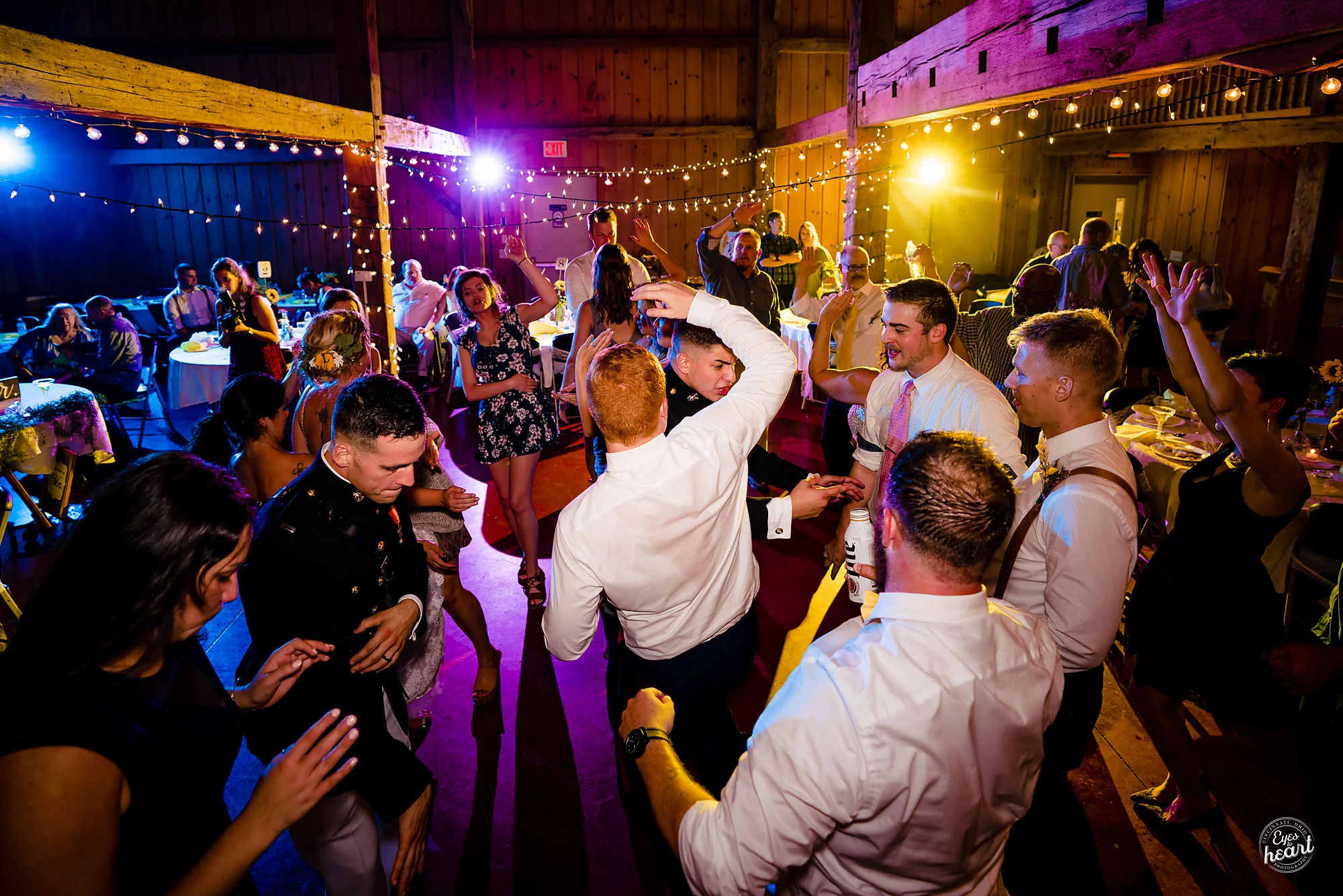 Cincinnati-Wedding-Photographers-Hughes-Center-Barn-27.jpg