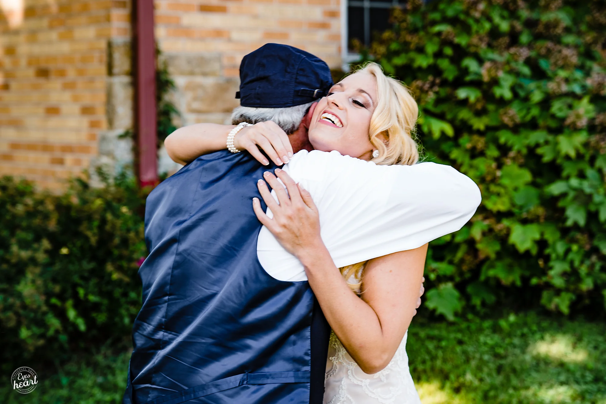 Lawrenceburg-Event-Center-Cincinnati-Wedding-Photographers-12.jpg