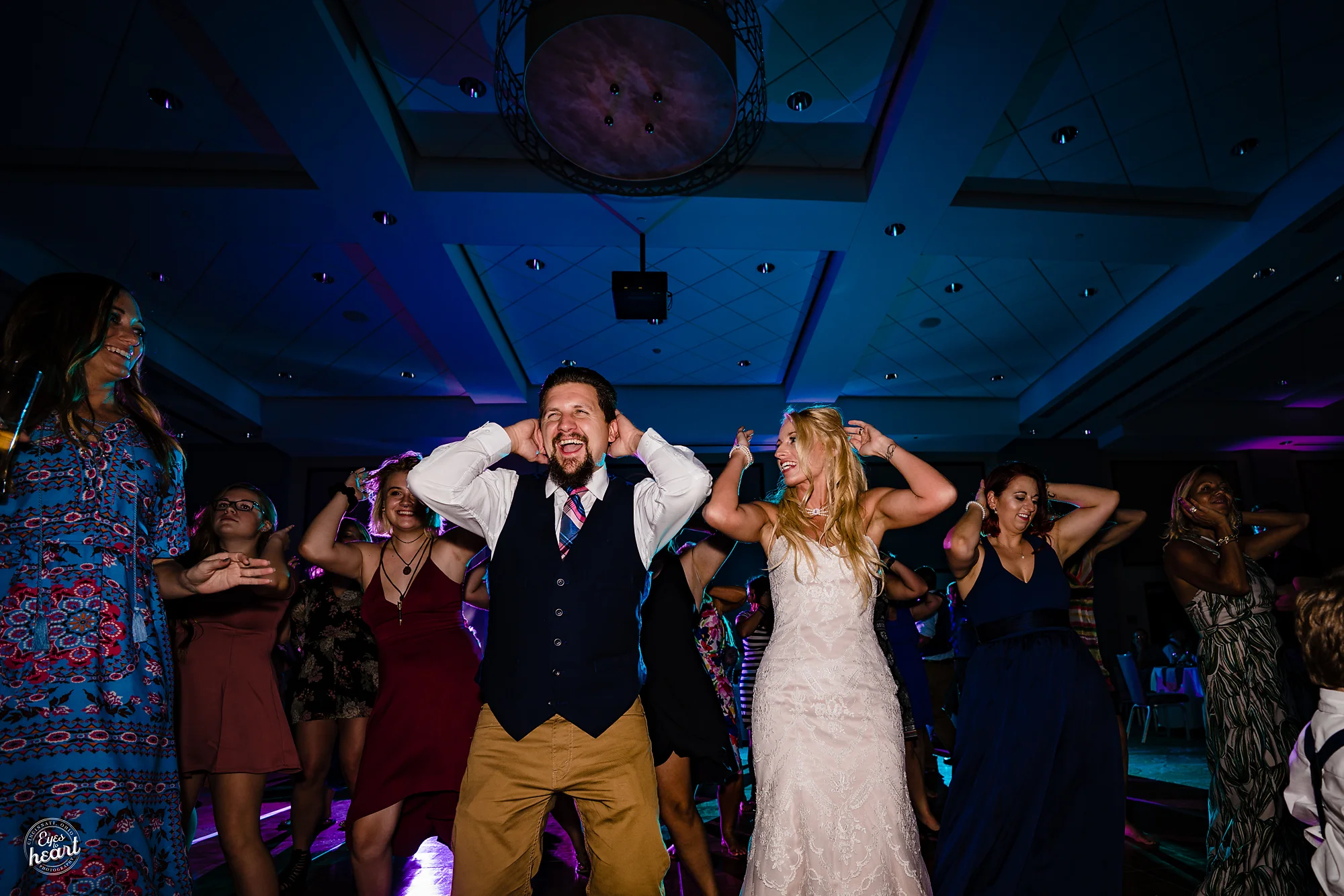 Lawrenceburg-Event-Center-Cincinnati-Wedding-Photographers-31.jpg