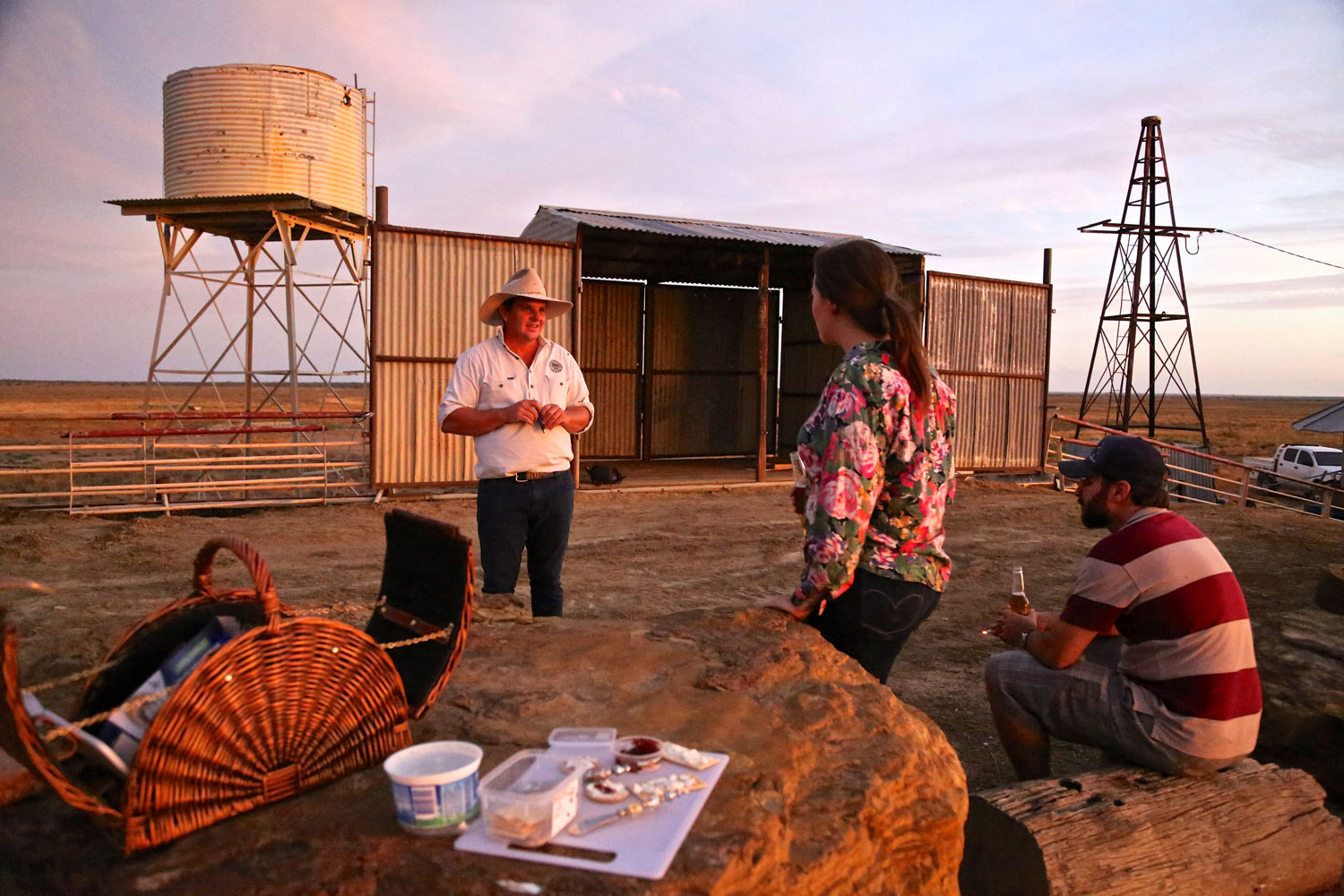 Outback Dan talking to visitors