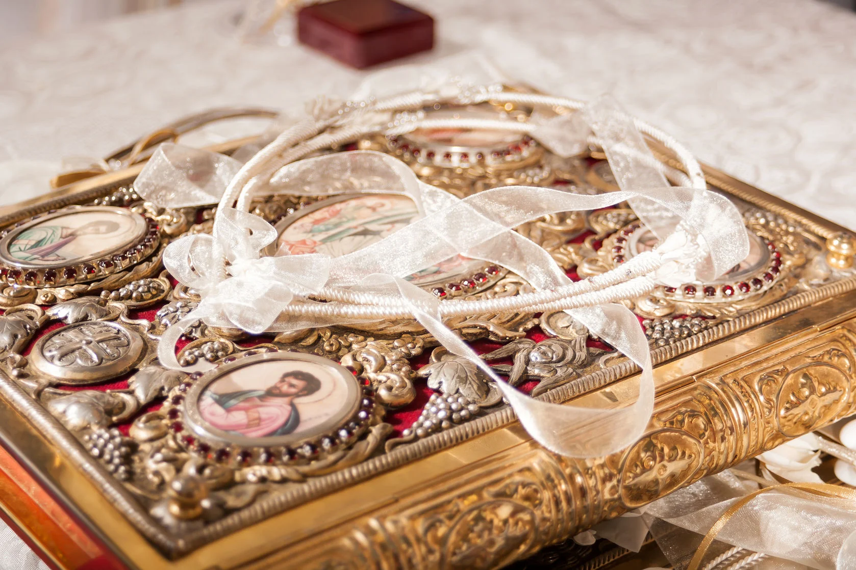 crowns and gospel.jpg