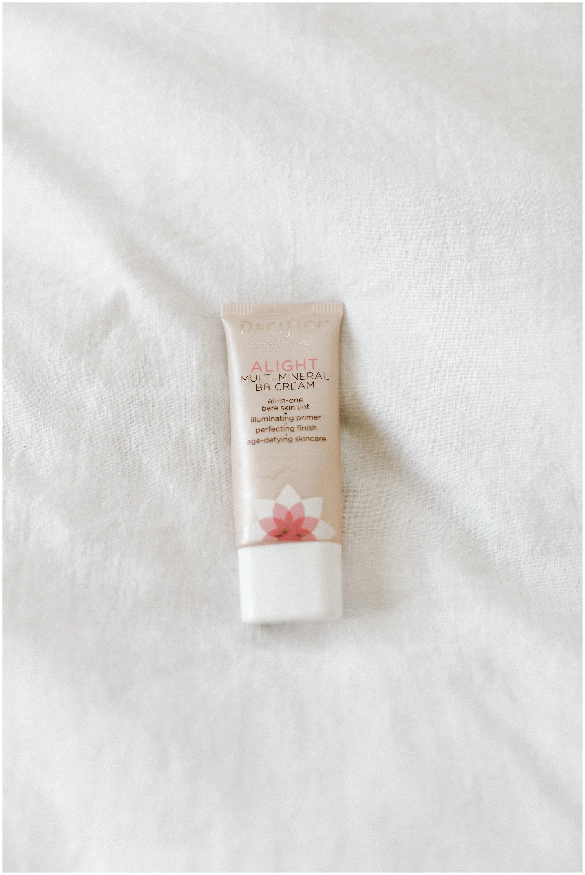 samlandreth-nontoxic makeup.jpg
