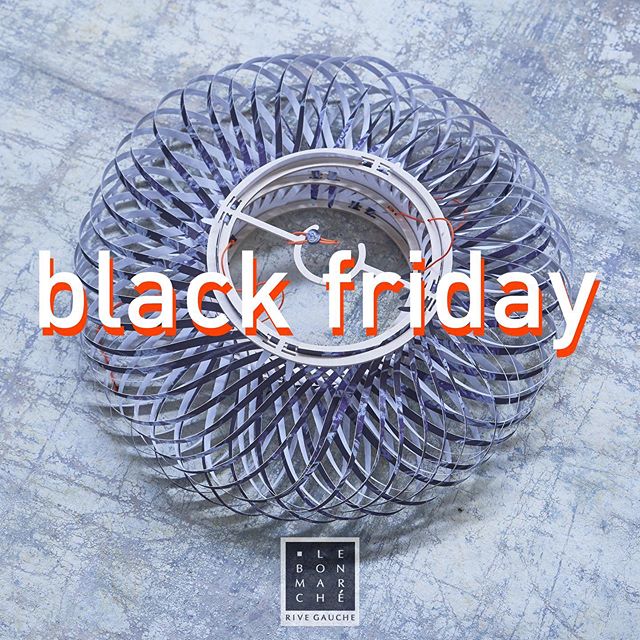 Vous passez nous voir? Black Friday au Bon March&eacute;  www.assemblage-m.com  #design #architecture #luminaires #lampion#lampe #papier #papierpeint #motifs #graphisme #ruedesmartyrs #faitaparis #madeinfrance #objet