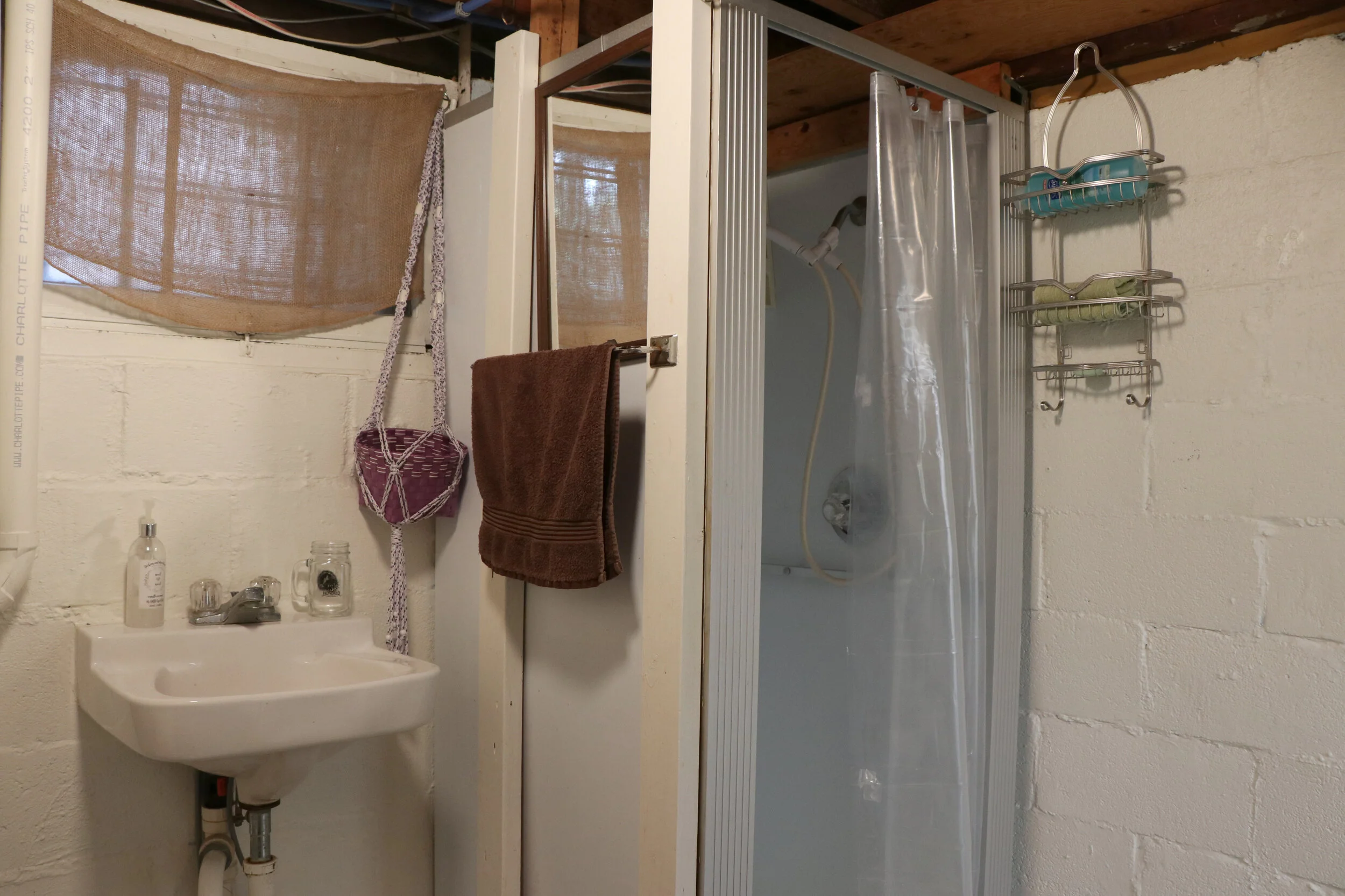 bathroom2.jpg