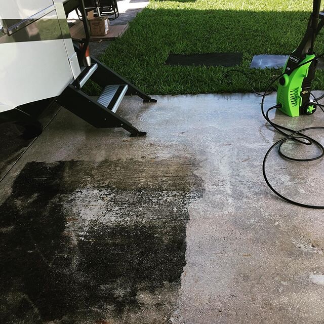 Like most men, give me a day off work and a power washer and you won&rsquo;t see me for hours. Time to clean up the patio and RV site a little bit. #seesimplelove #bestiebetsy #powerwashersrock #floridasunshine☀️ #okeechobeekoaresort #behomebesafe