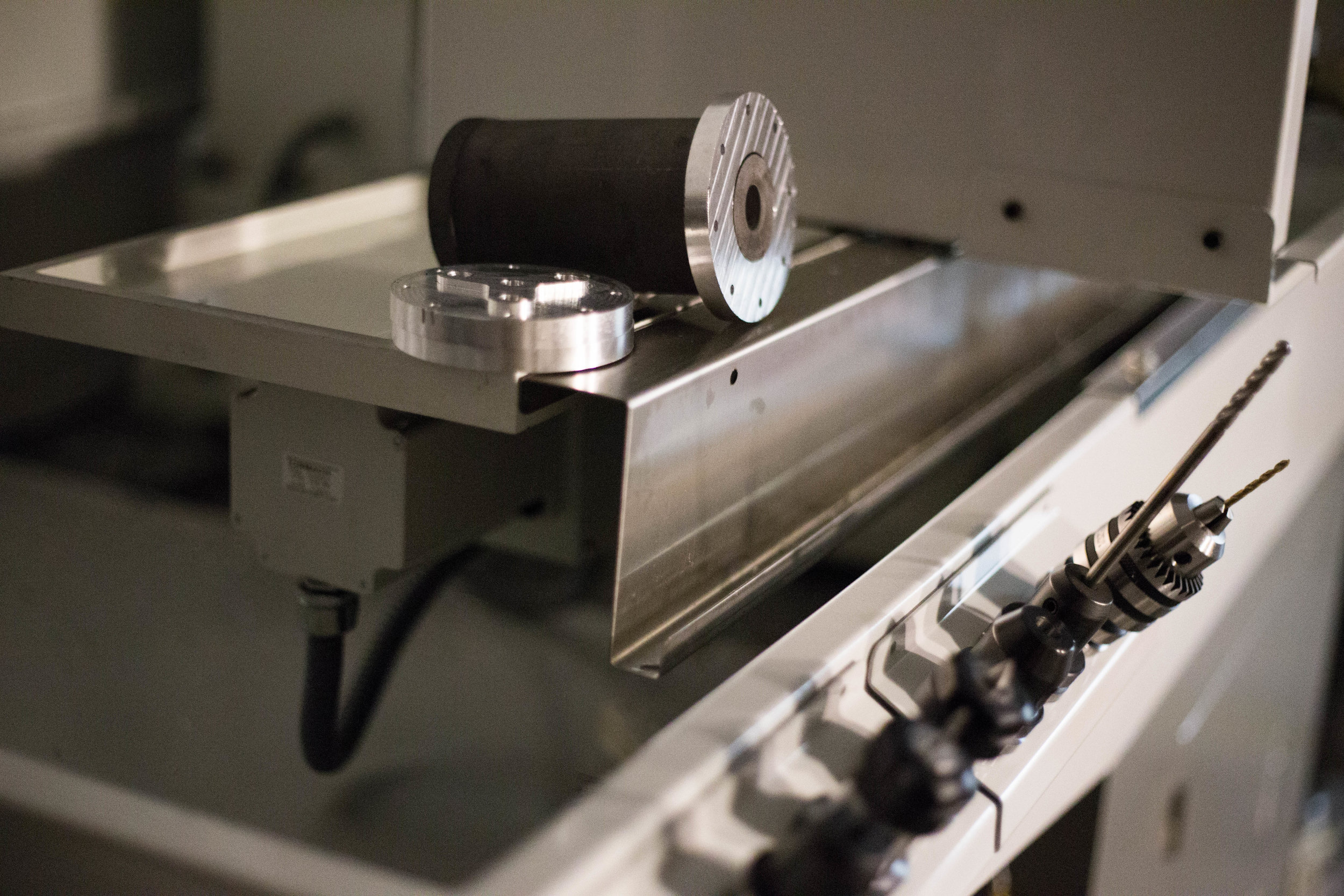 The milled out combustion chamber, designed with replaceability and modularity in mind