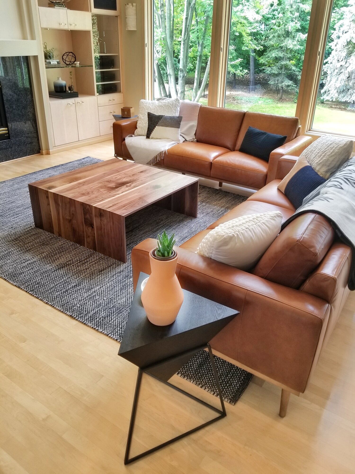 Best wood for end table outlet