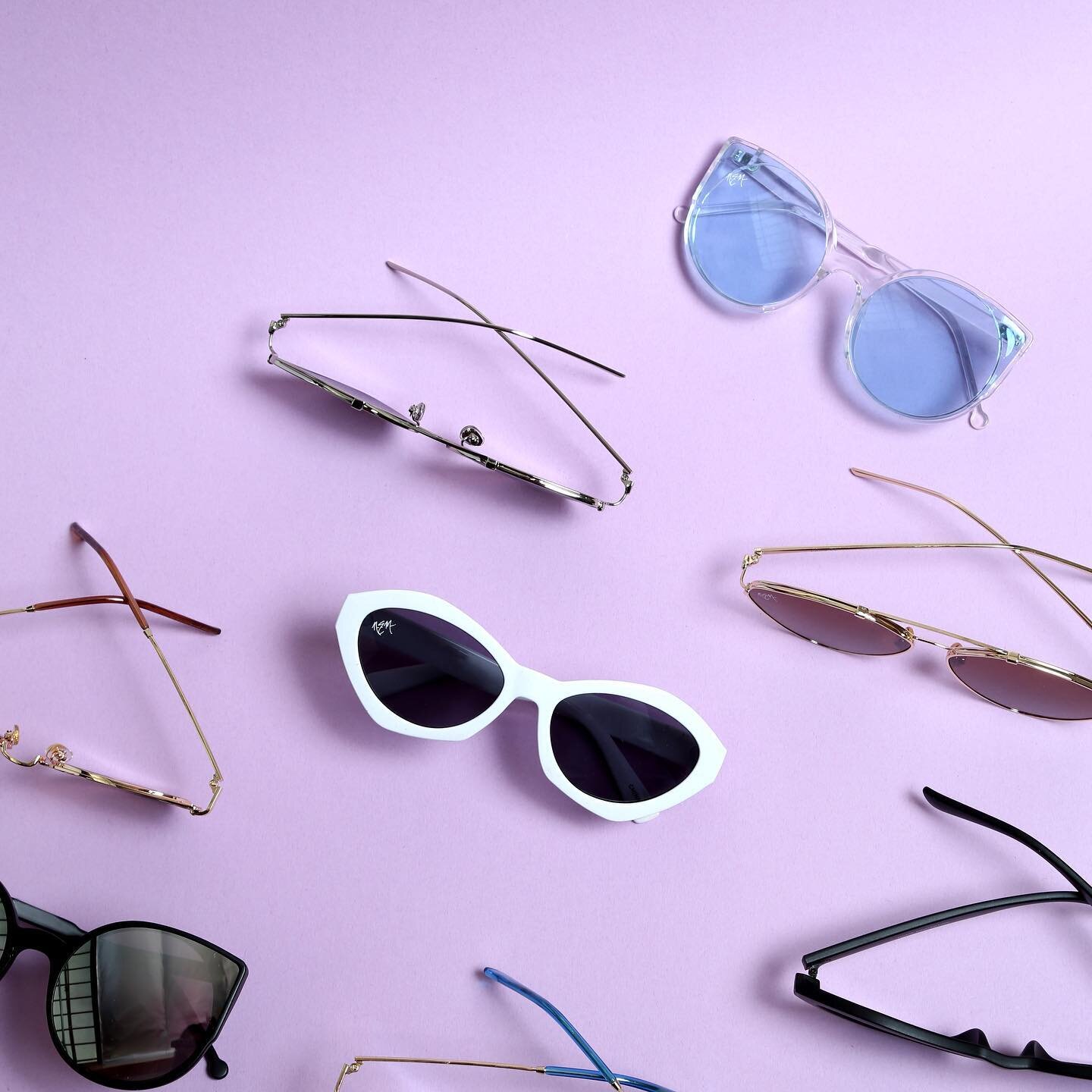 Product magic from @nemfashion sunnies✨😎

Conceptualizing/shooting small products are one of my favs.

&bull;
&bull;
&bull;
&bull;
&bull;
#sunnies #sunglasses #nemfashion #nem #natalieevamarie #productphotography #productphotographer #backdrops #nor