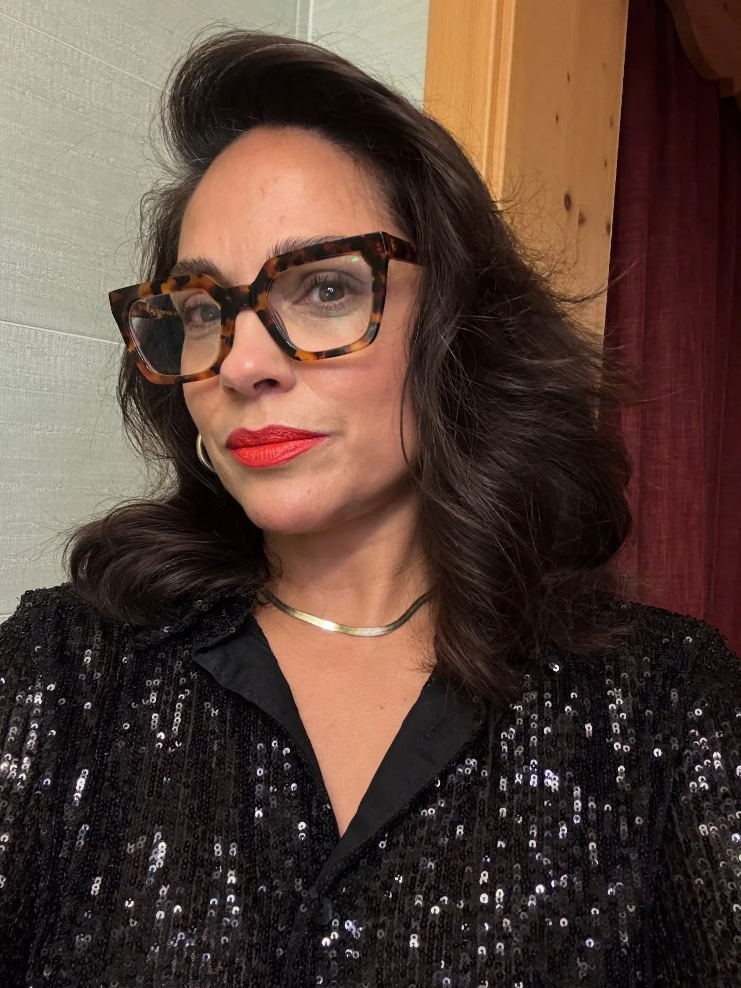 Wishing you a GLORIOUS Christmas.

May love joy and magic be yours - and tasty treats too!!!

Love,
Tahira