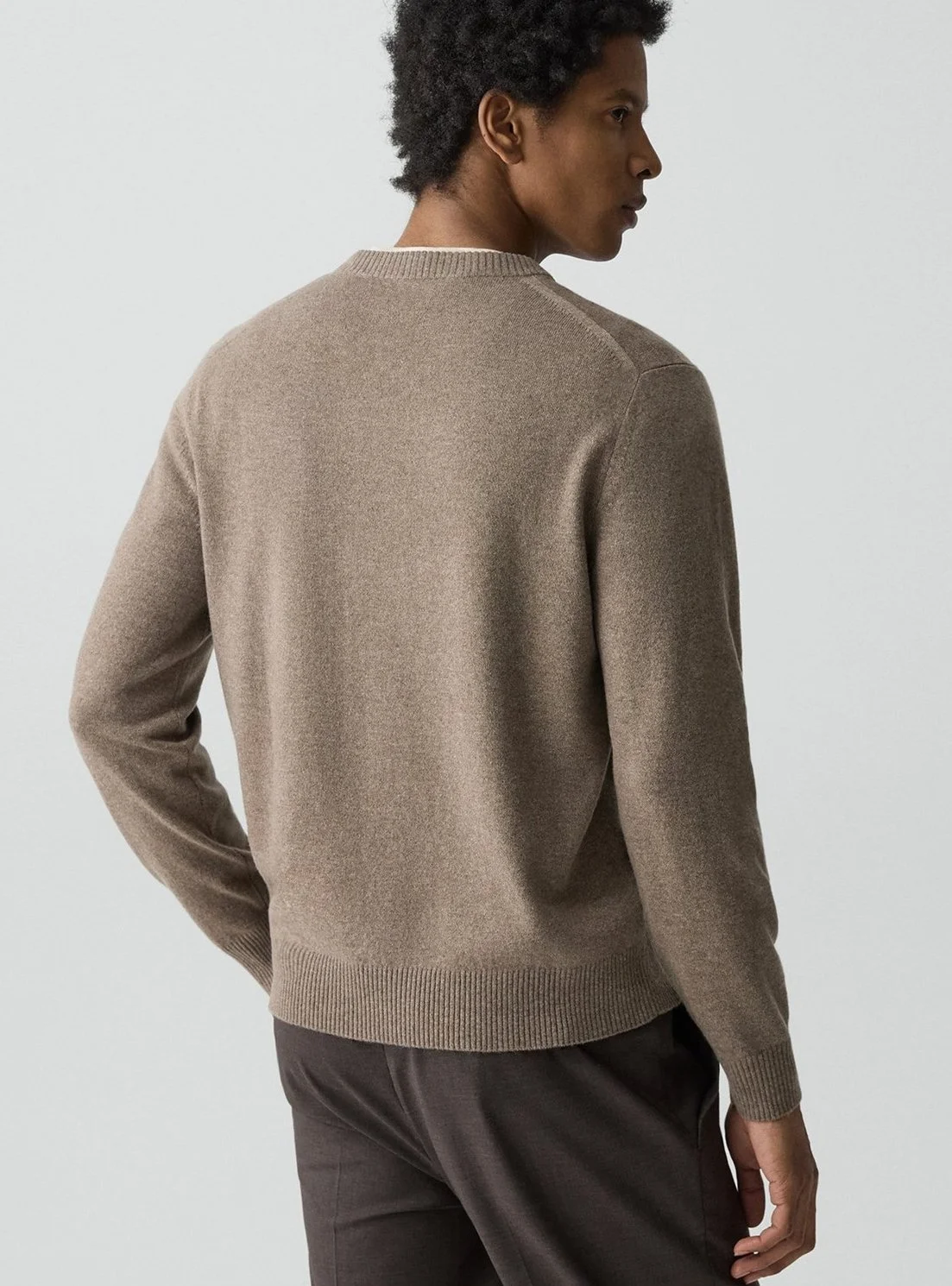 Hilles Cashmere Crewneck Sweater in Dark Feather Melange $345
