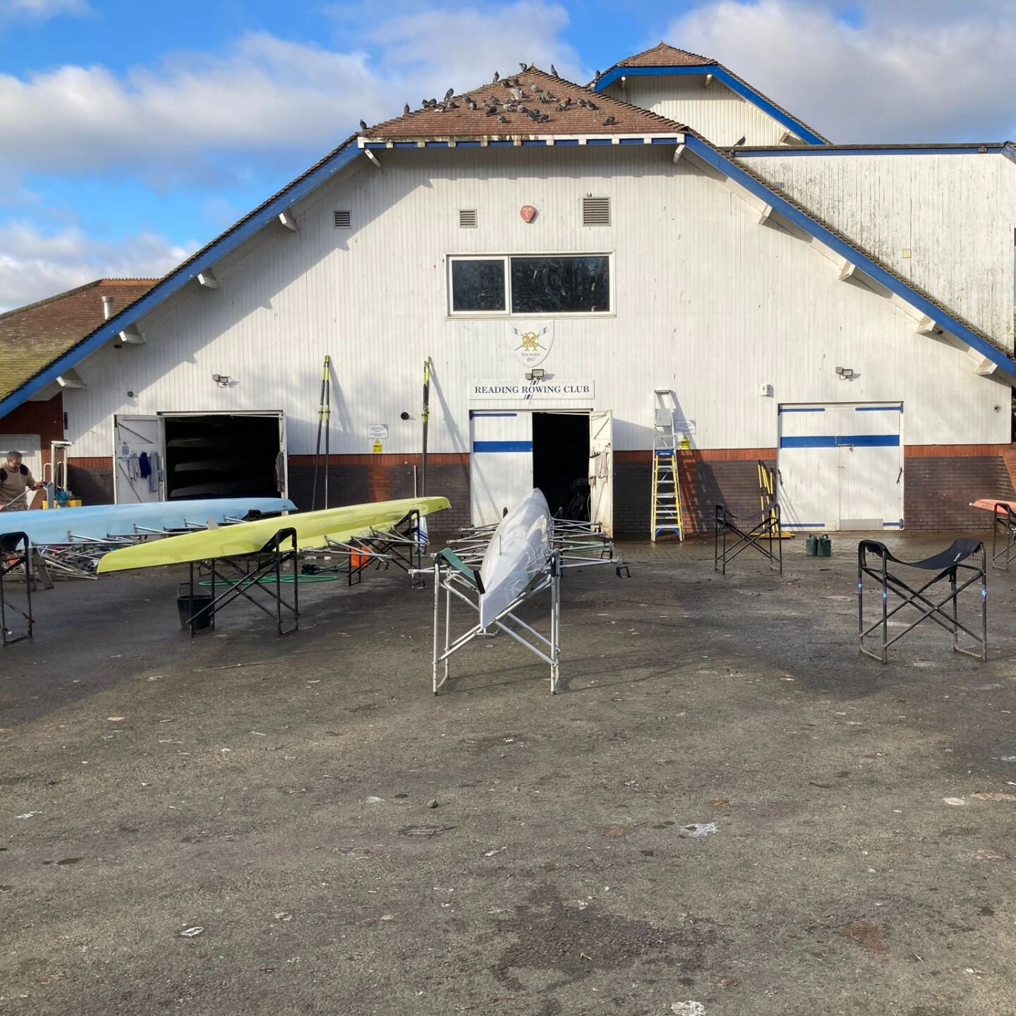 The clean up process has begun! Thank you to our masters squad for heading to the club today to get started on the clean up following the recent flooding 💙

#rrc #reading #rowing