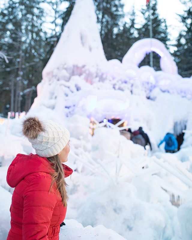 For me, the ice palace at Schwarzsee is one giant playground. I enjoy exploring every inch of the palace grounds ❄️🏰❄️