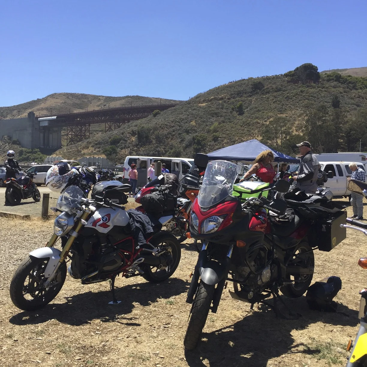 The mighty R1200R I borrowed for the weekend. SO much fun and what a suspension! The luggage I used was a Givi TankLock XS312 Tankbag and my trusty Kriega US-20 Tail pack (it seems to follow me everywhere) 