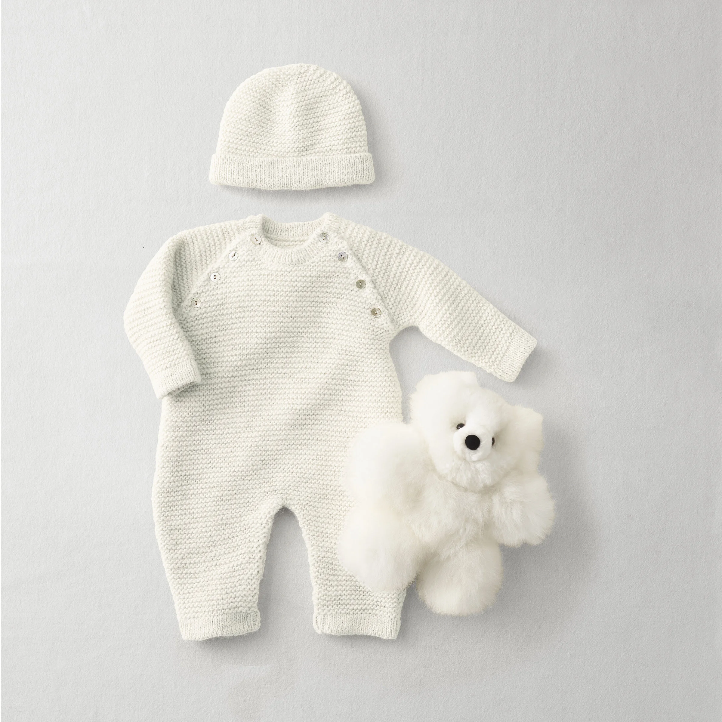 ALPACAKNITINFANTGIFTSETIVORY_rhbc_prod961191_E411534160_O copy.jpg