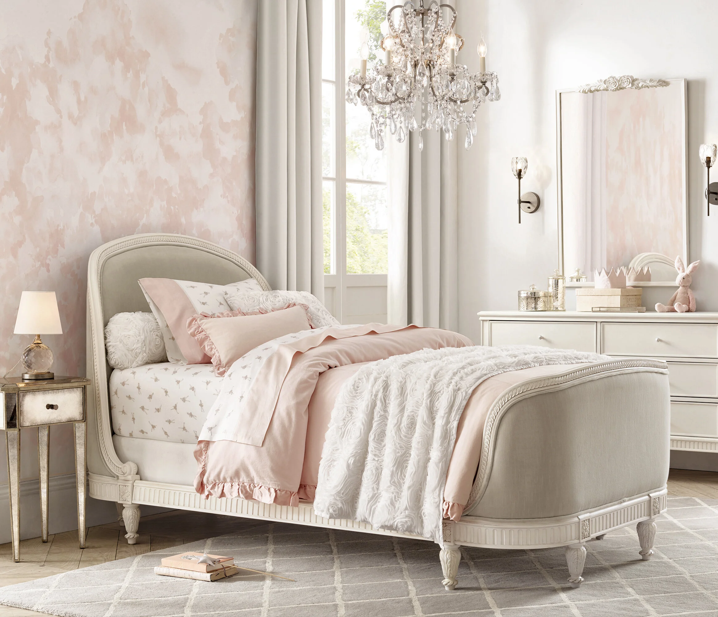 FM5_Belle_Panel_Bedroom_Aged_White_BCT19SPR copy.jpg