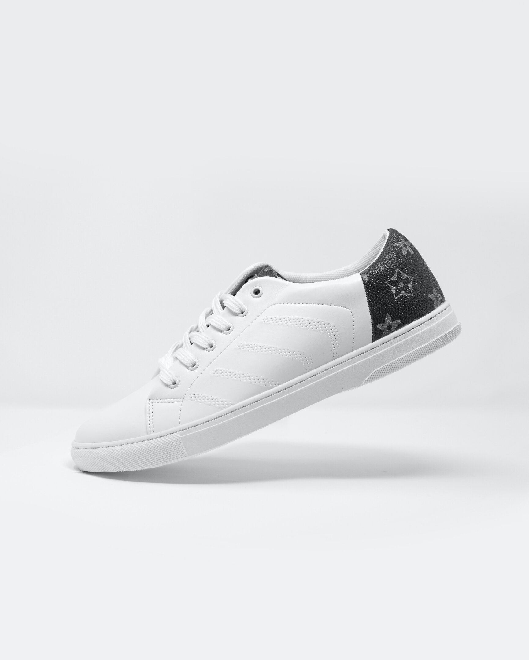 Burberry Neo B4.jpg