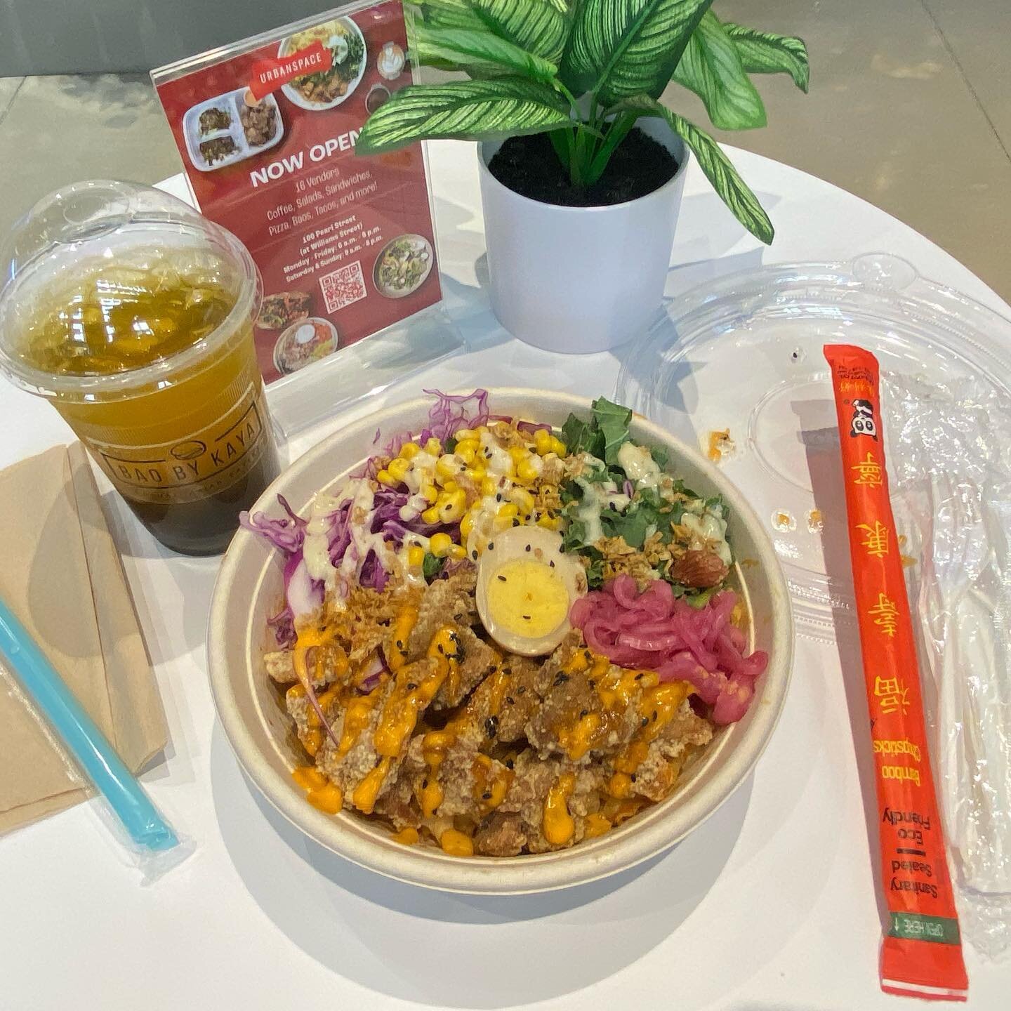 To live a full life , you have to fill your stomach first. This rice bowl+drink combos will satisfied your tummy😊😊
Popcorn chicken noodle bowl and passion green tea with boba🔥🔥😋😋
📍100 pearl street 
.
.
.
.
#food #foodporn #foodies #foodblogger