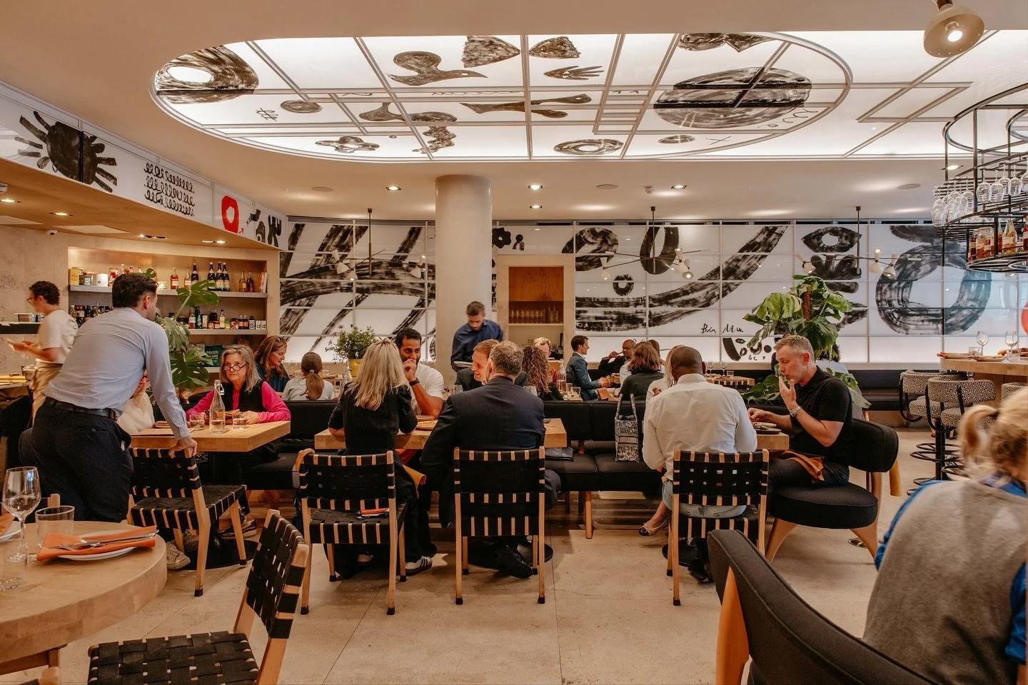 Last week Yotam @ottolenghi hosted a party at @rovi_restaurant and through a series of miraculous wonders and lovely encounters, I was there to meet him, hit the dfloor and dance to one of my all-times Andy Cato of @groovearmada (last slide haha wooo