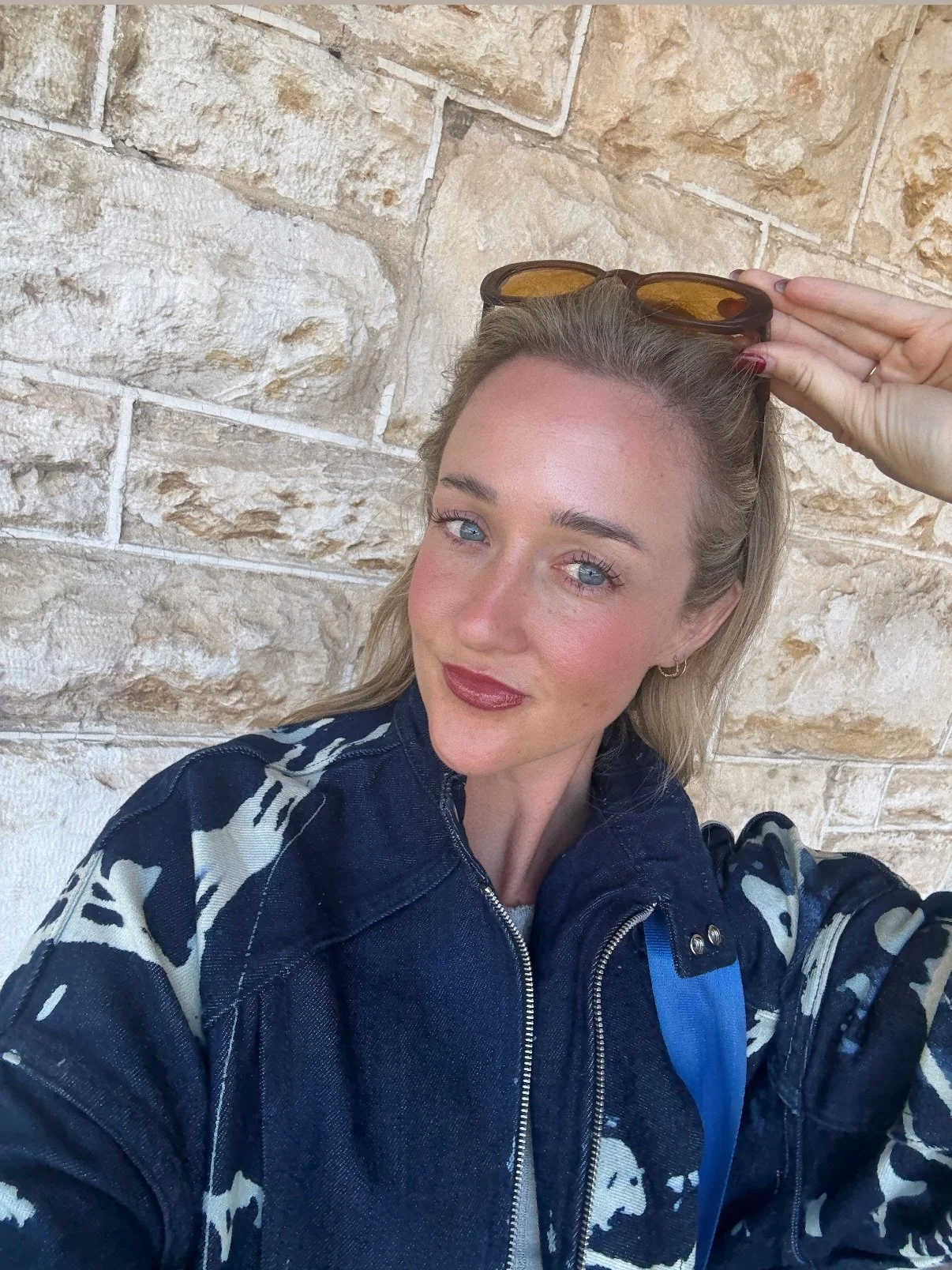 ✈️ 💳 🦘💁🏼&zwj;♀️☁️ 
I have unlocked a very important new mission in life: to go Platinum - with my hair (without it all falling out) and/or with @qantas status cred because I seem to have a crush on planes and flying. lololol. A girl can dream and