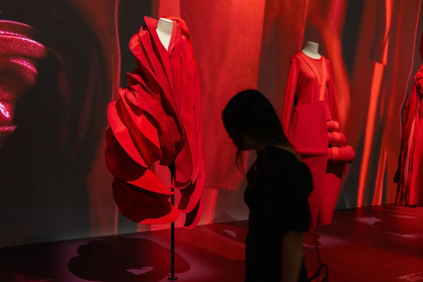 ❤️&zwj;🔥FIRST LOOK❤️&zwj;🔥 @ngvmelbourne 
Westwood l Kawakubo 
@viviennewestwood @kawakubosan
📸 Shot for @broadsheet_melb and my goodness it feels GOOD to BACK!!!

This is world class. Running 7th Dec &ndash; 19th Apr. 
Ticketed.

❤️&zwj;🔥 xx