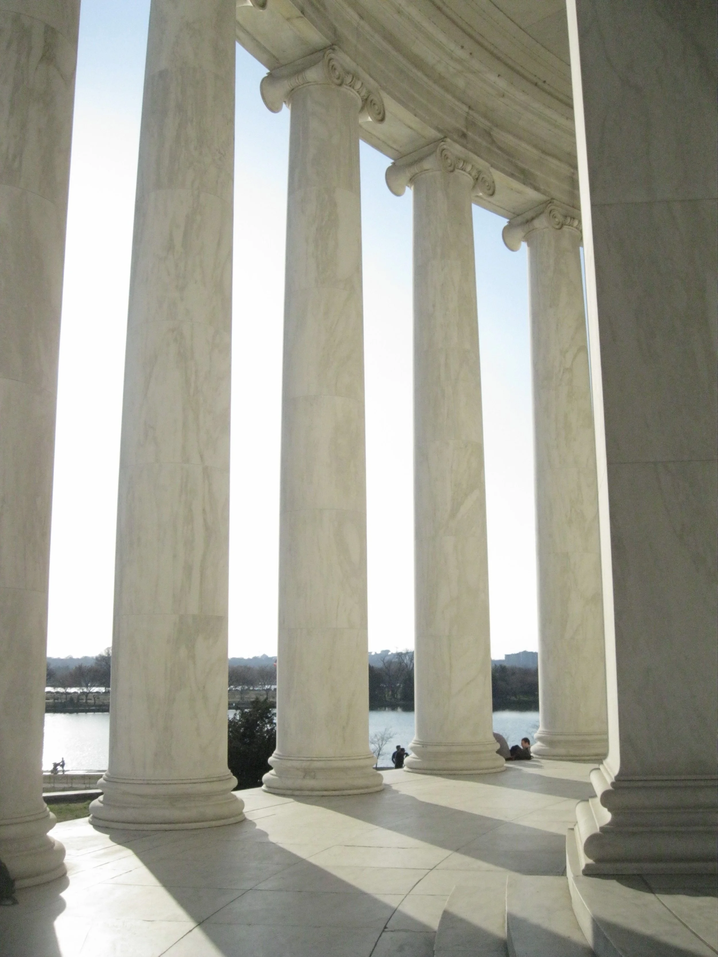 Inside the Thomas Jefferson Memorial , photo by Derek Wright.