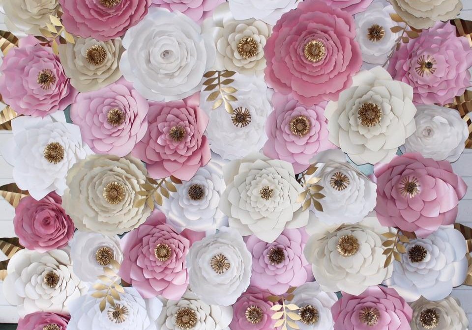 DEAL LADIES MEMBER GUEST FLOWER WALL