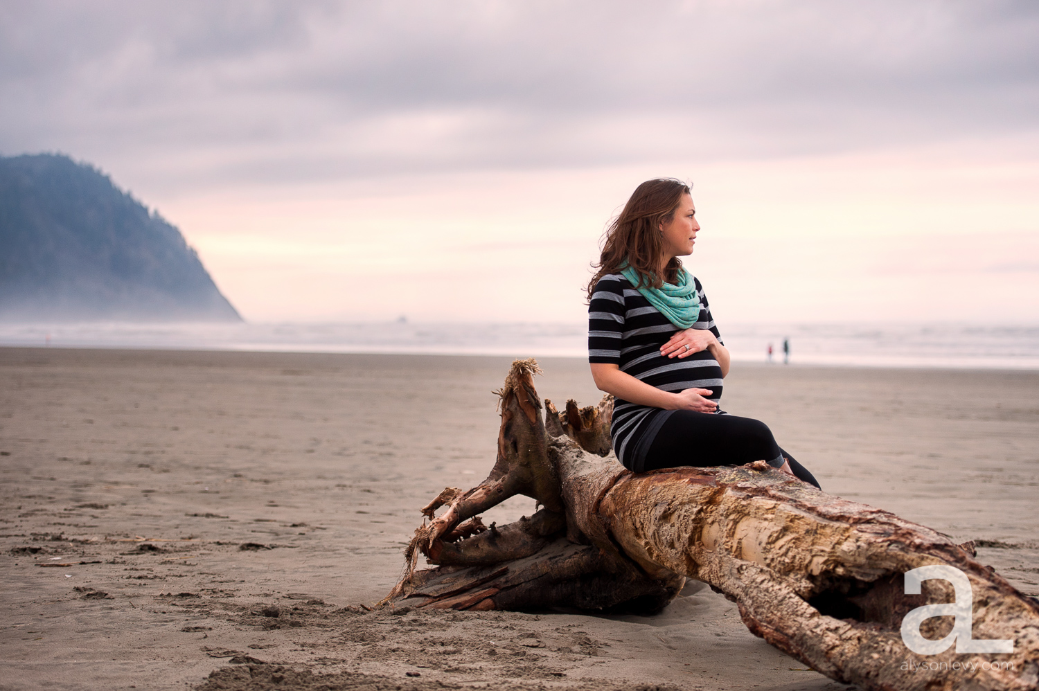 Oregon-Coast-Maternity-Photography-008.jpg