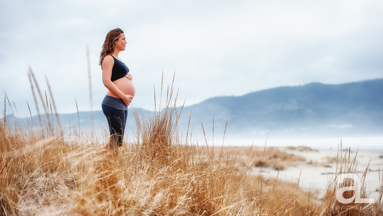 Oregon-Coast-Maternity-Photography-011.jpg