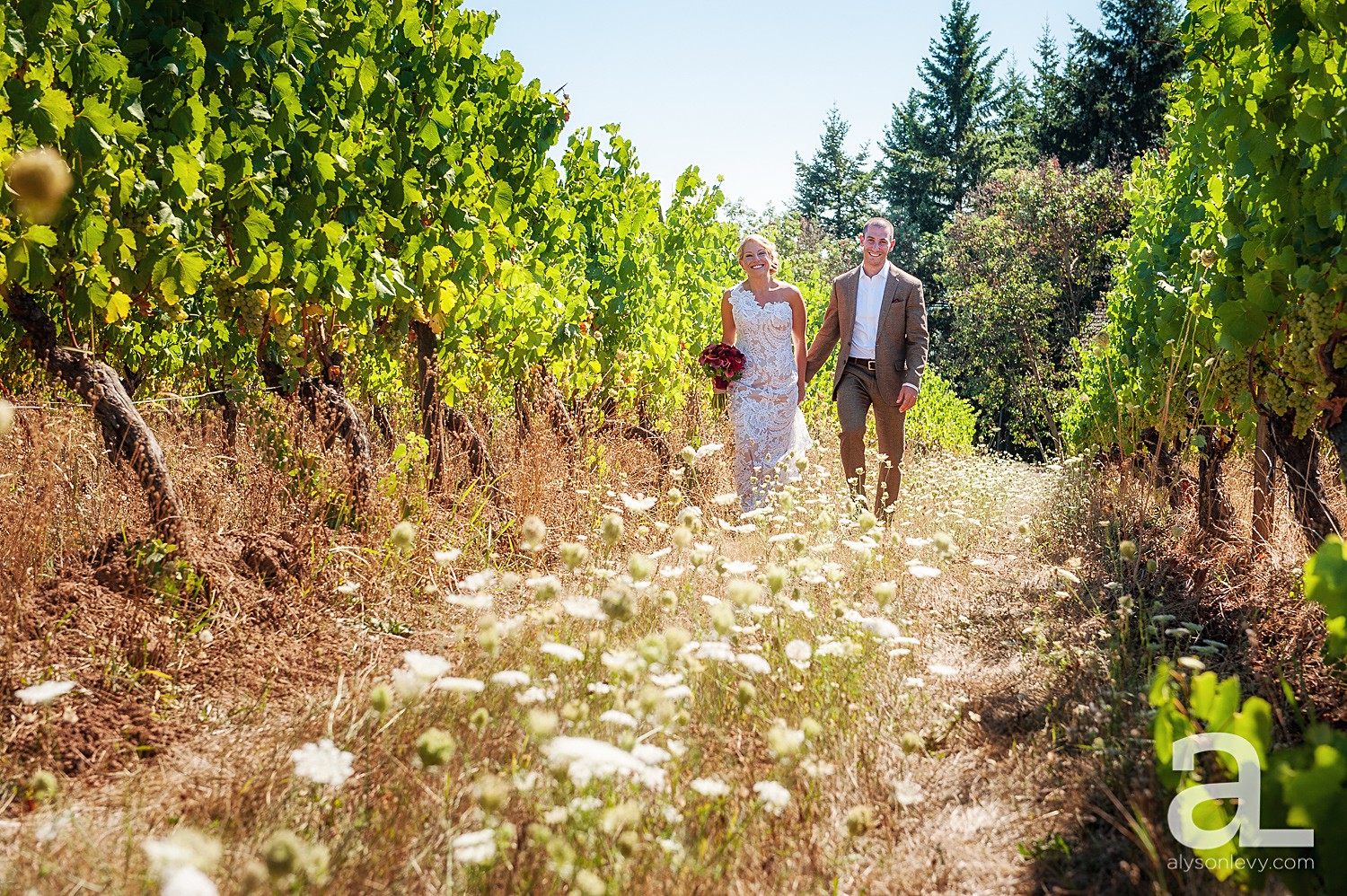 Oregon-Vineyard-Wedding-Photography_0008.jpg