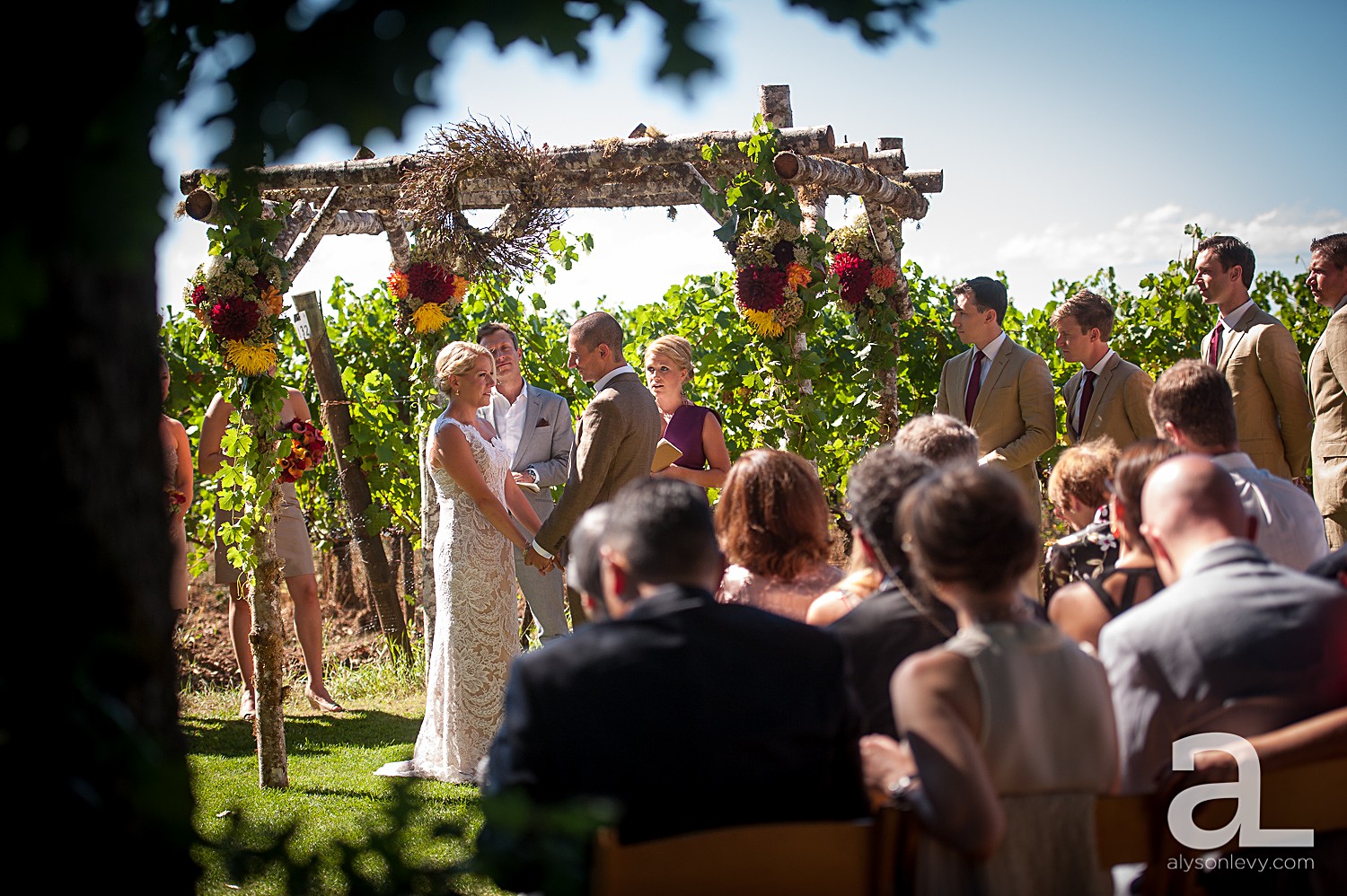 Oregon-Vineyard-Wedding-Photography_0020.jpg