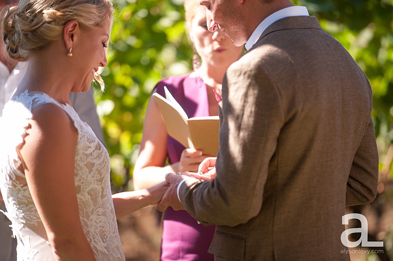 Oregon-Vineyard-Wedding-Photography_0022.jpg