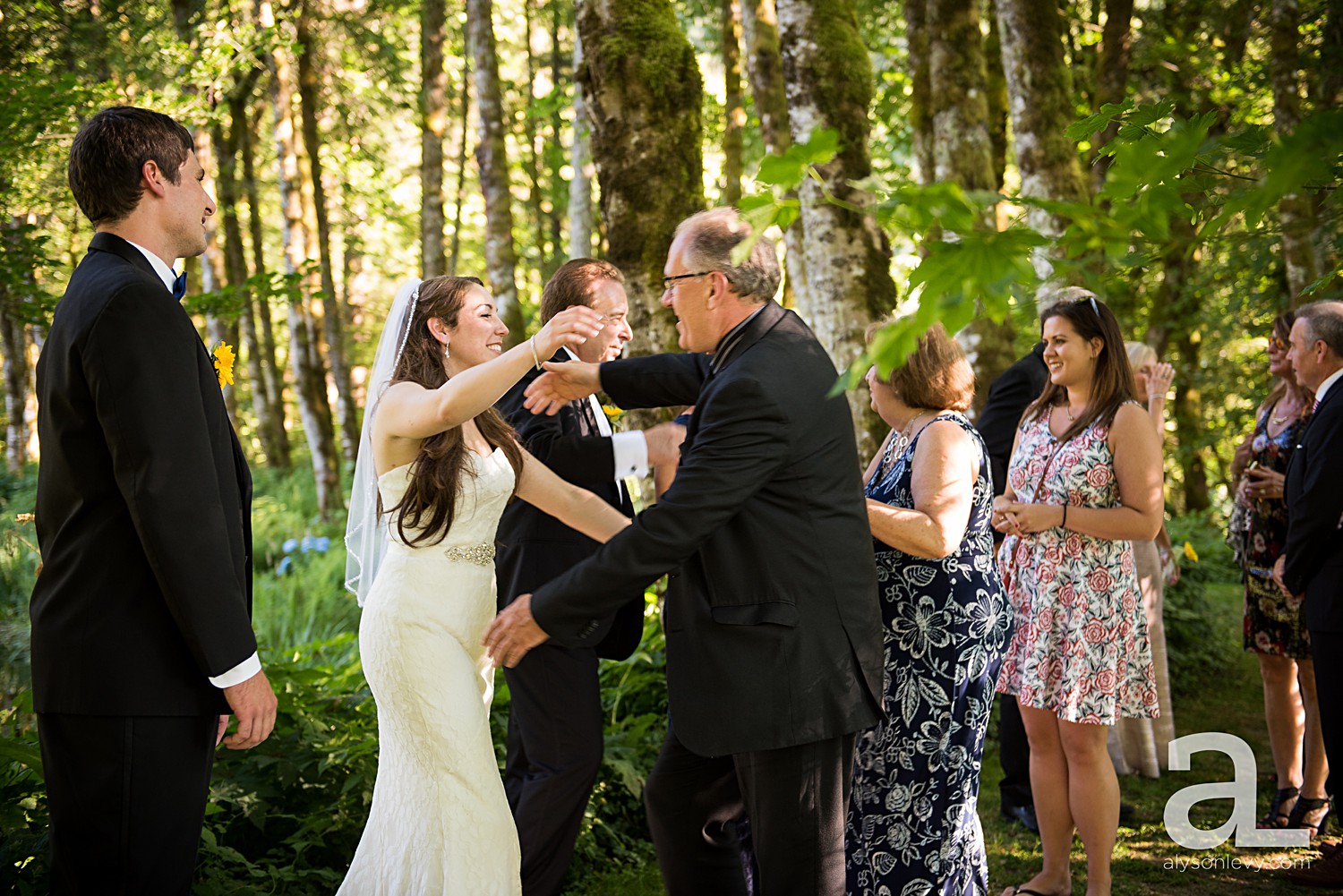 Bridal-Veil-Lakes-Wedding-Photography_0031.jpg