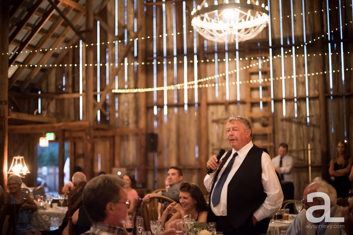 Tin-Roof-Barn-Wedding-Photography_0171.jpg