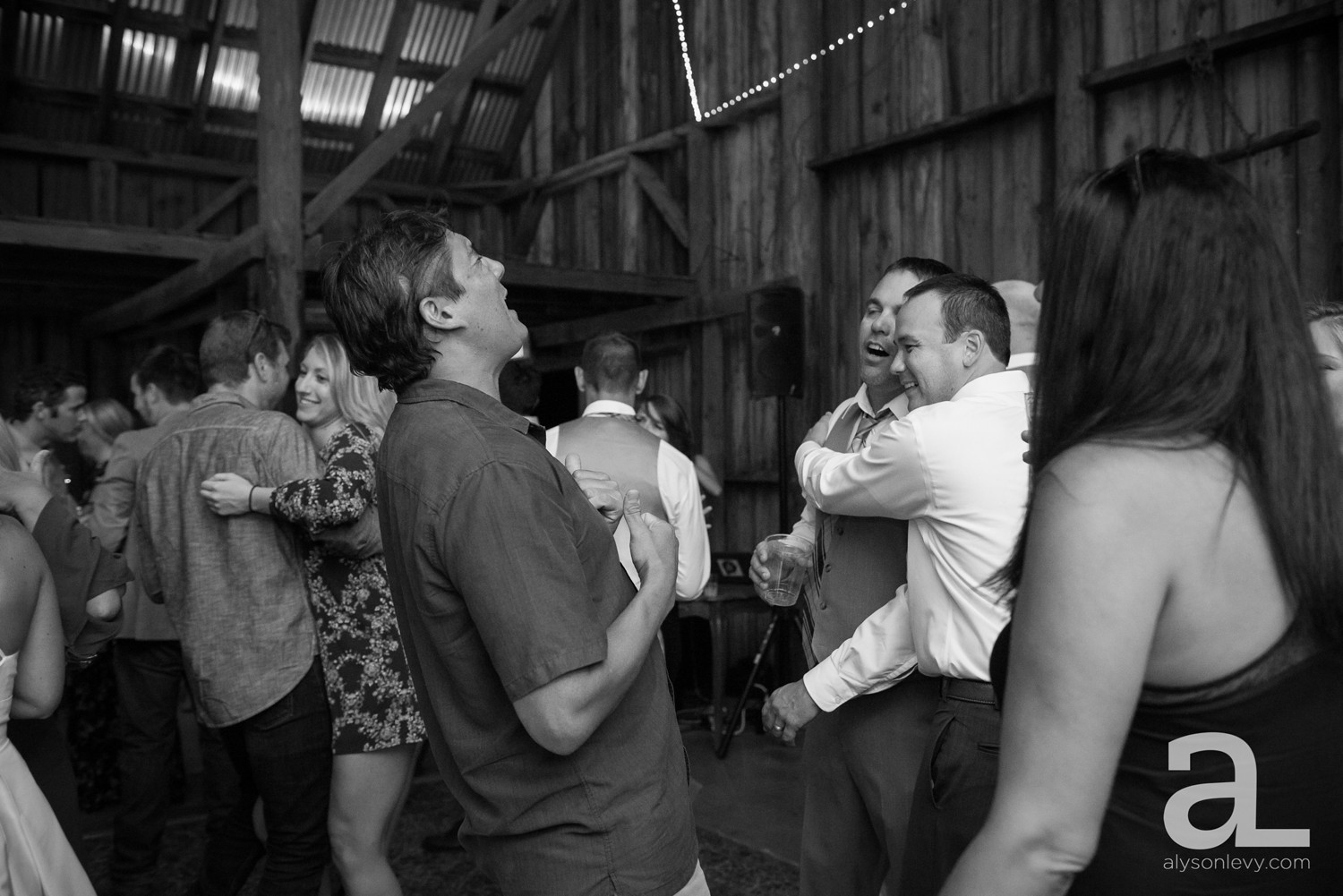 Tin-Roof-Barn-Wedding-Photography_0206.jpg