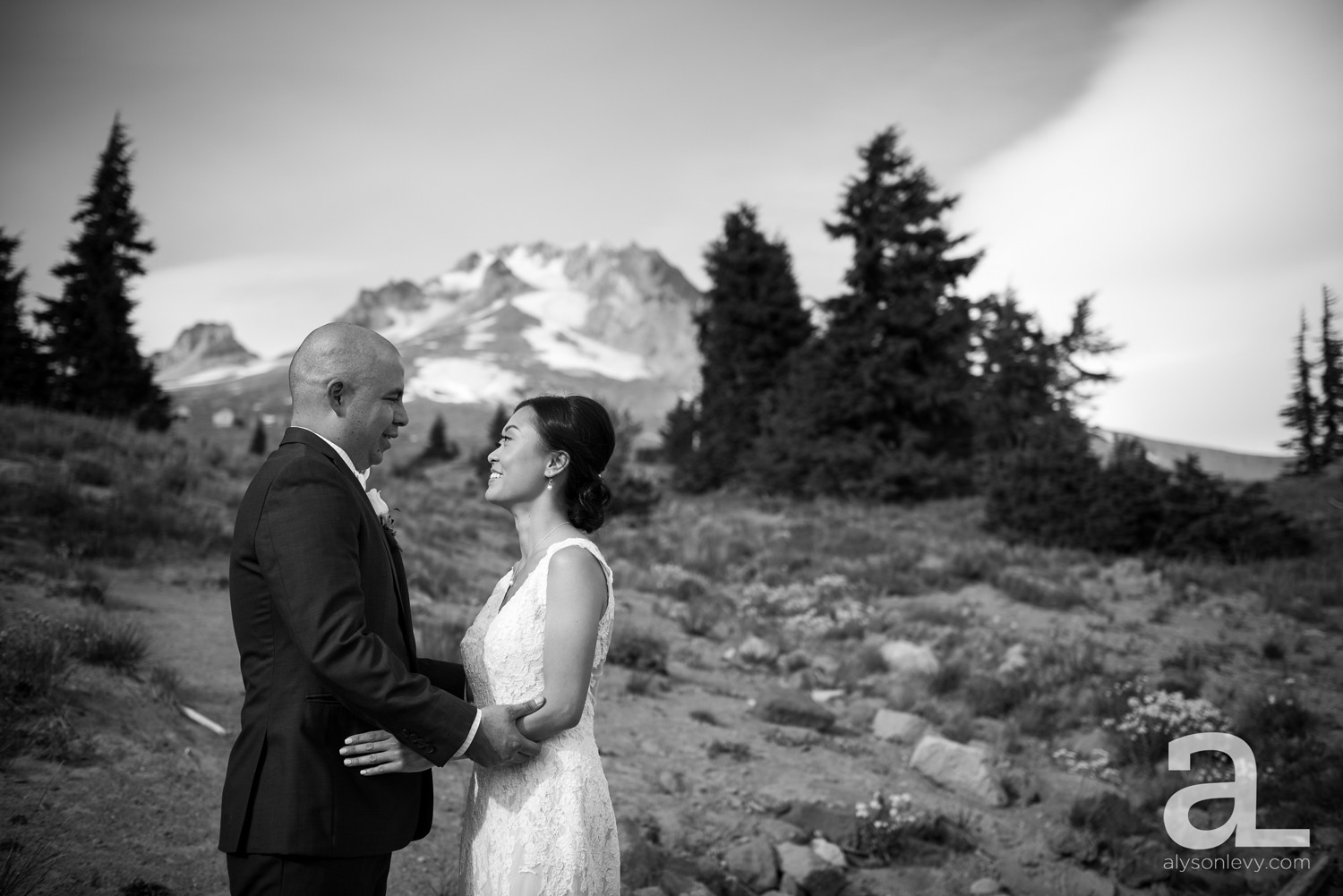 Timberline-Lodge-Wedding-Photography_0022.jpg