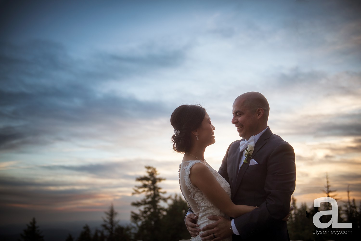 Timberline-Lodge-Wedding-Photography_0043.jpg