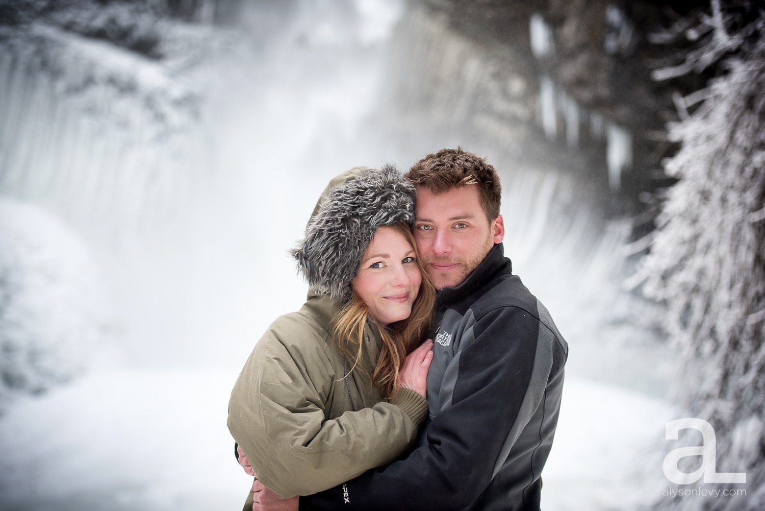 Portland-Winter-Engagement-Photography_0001.jpg