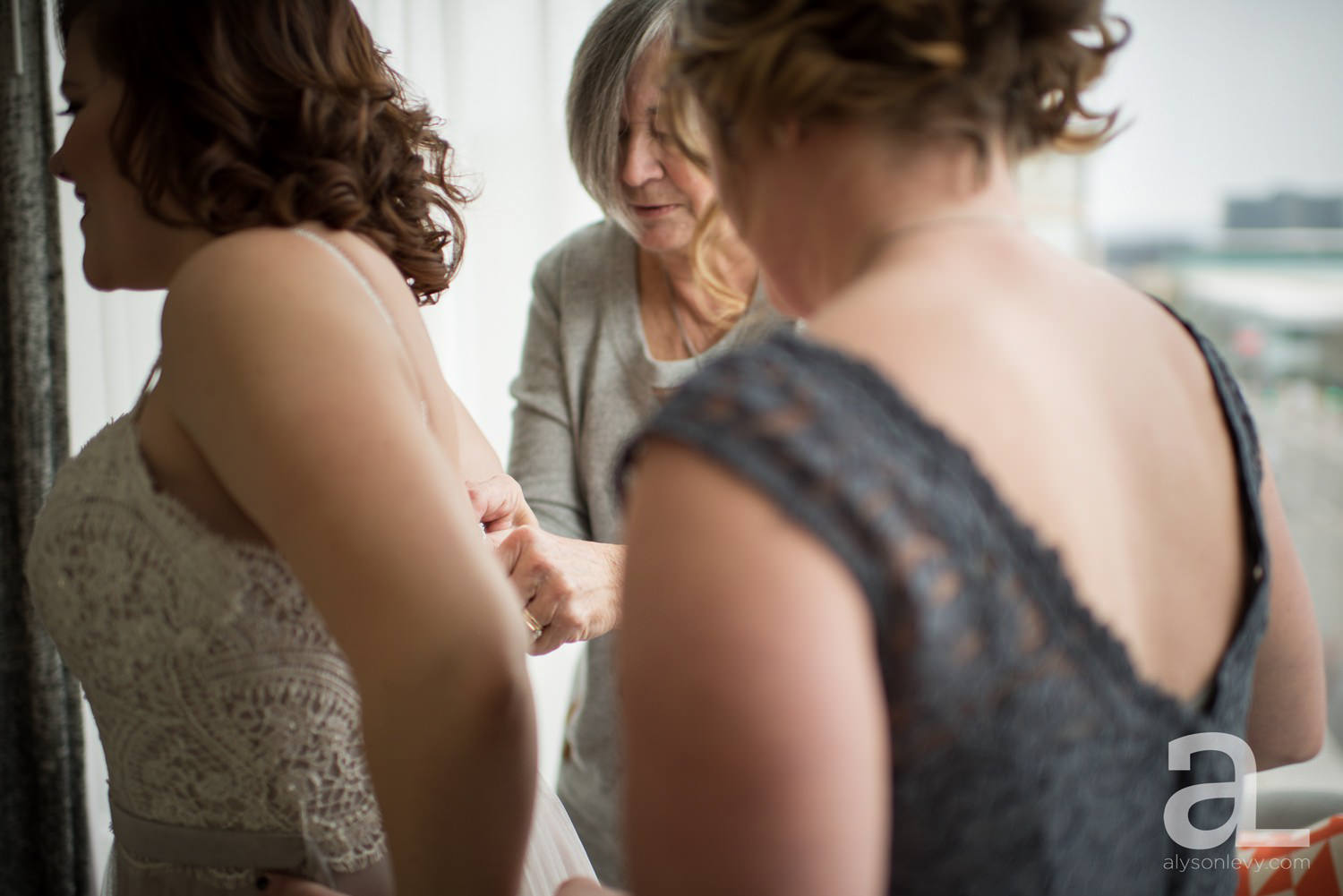 Portland-Winter-Wedding-Photography-Elder-Hall0011.jpg