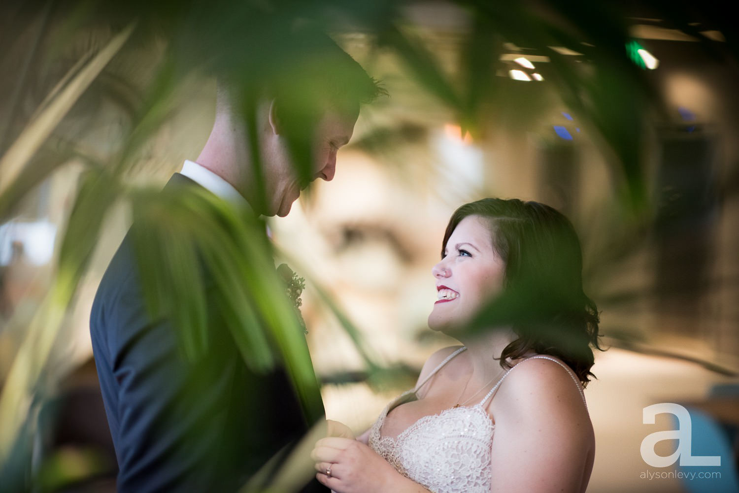 Portland-Winter-Wedding-Photography-Elder-Hall0024.jpg