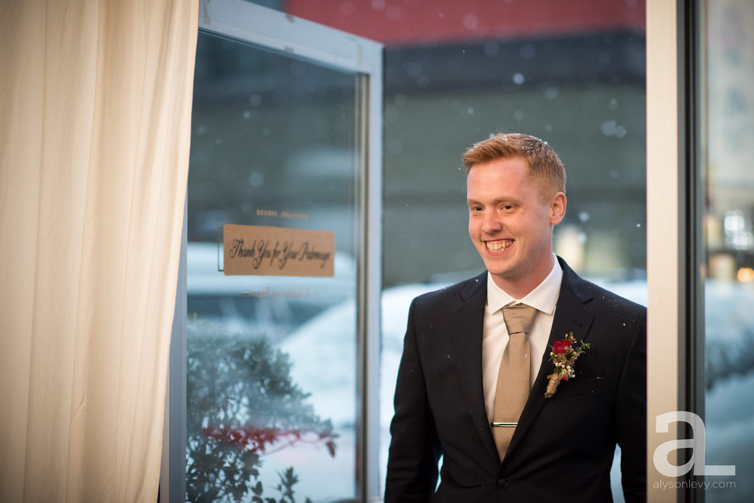 Portland-Winter-Wedding-Photography-Elder-Hall0048.jpg