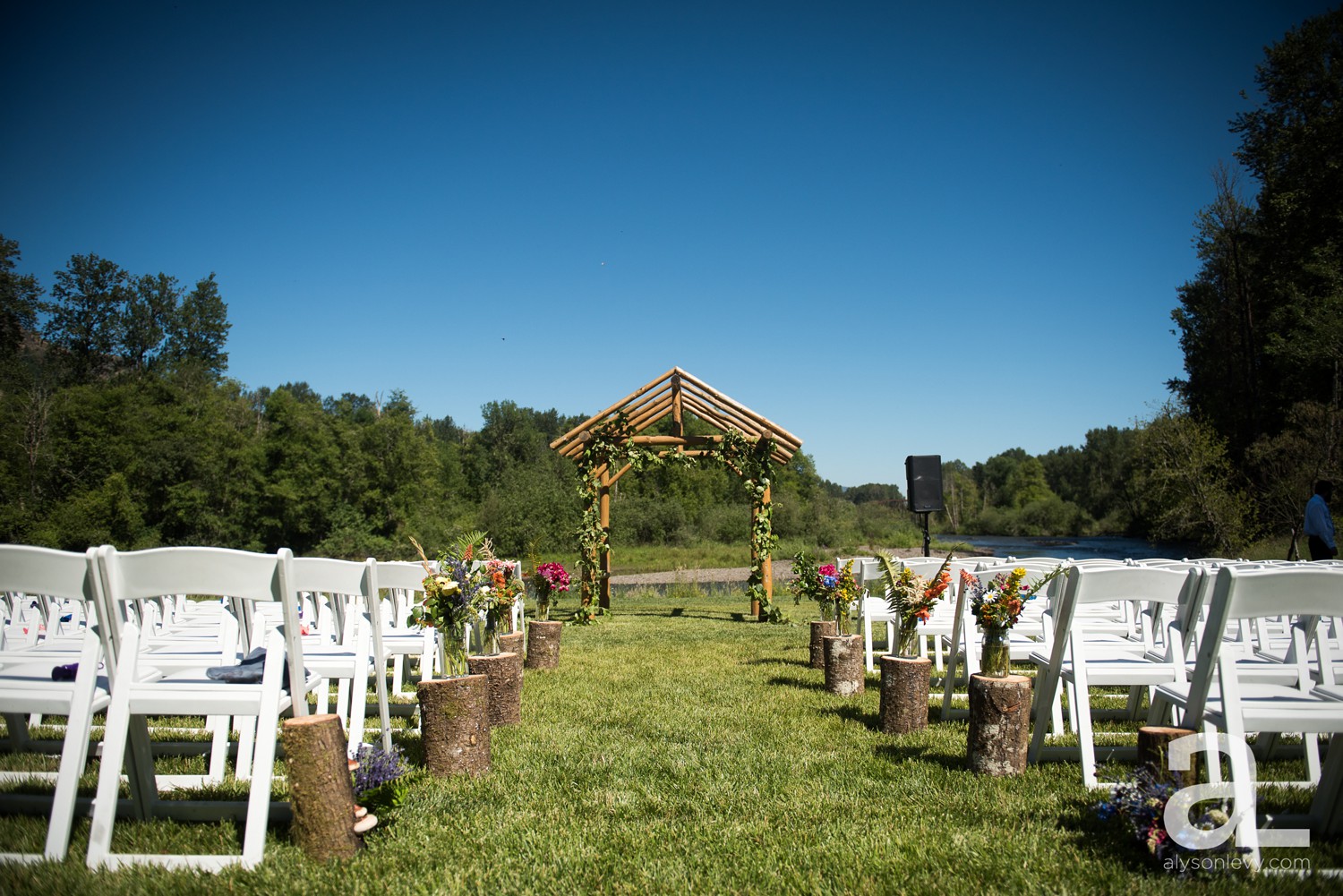 Eugene-Outdoor-Wedding-Photography-Christmas-Tree-Farm_0025.jpg