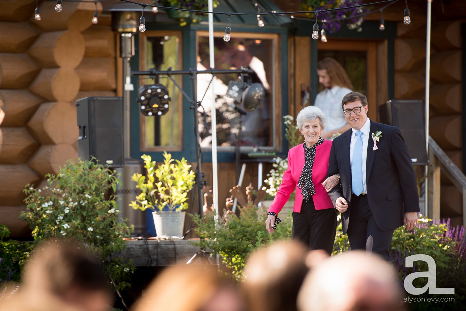 Eugene-Outdoor-Wedding-Photography-Christmas-Tree-Farm_0038.jpg