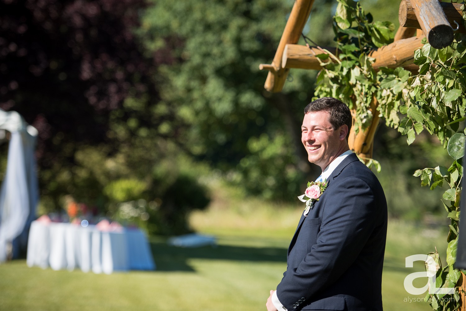 Eugene-Outdoor-Wedding-Photography-Christmas-Tree-Farm_0039.jpg