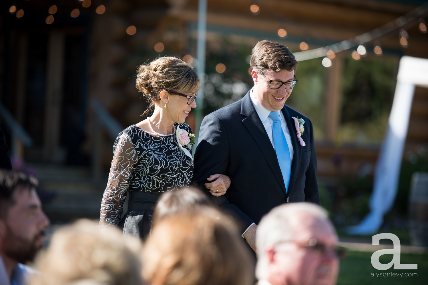 Eugene-Outdoor-Wedding-Photography-Christmas-Tree-Farm_0041.jpg