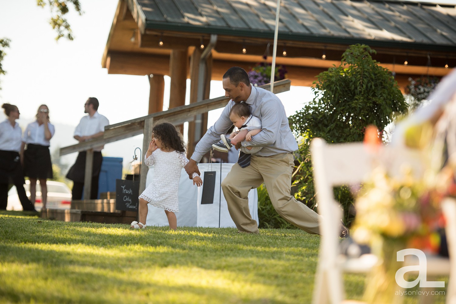 Eugene-Outdoor-Wedding-Photography-Christmas-Tree-Farm_0044.jpg