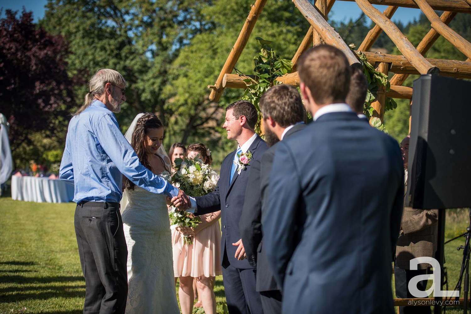 Eugene-Outdoor-Wedding-Photography-Christmas-Tree-Farm_0050.jpg
